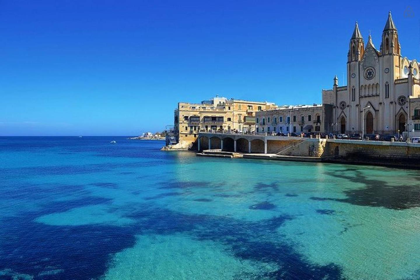 Tranquil Retreat Steps From St Julians Action * Saint Julian's