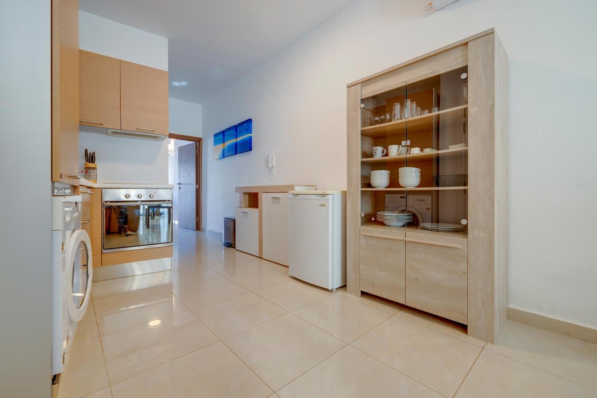 Apartment Tranquil Retreat Steps From St Julians Action