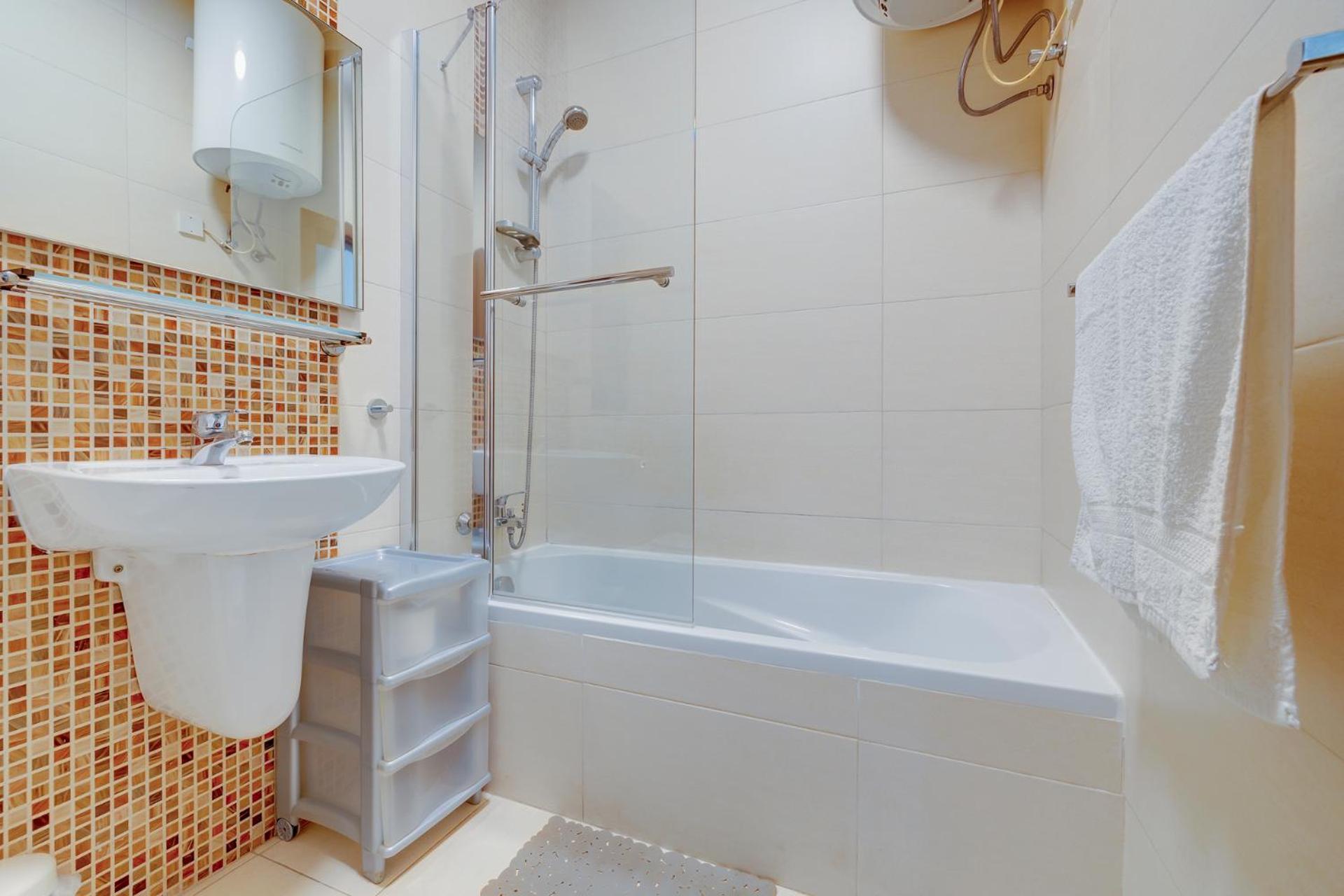 Apartment Tranquil Retreat Steps From St Julians Action